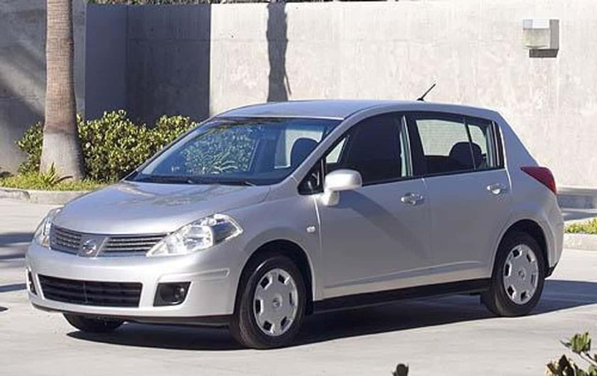 Nissan Versa 2006