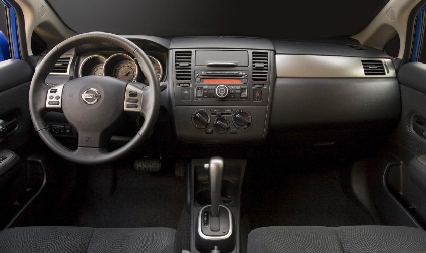 Nissan Tiida 2011