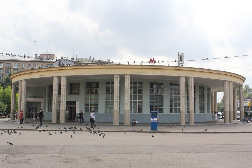 Вестибюль станции университет