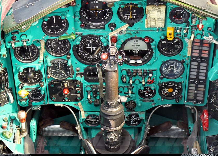 Миг-25 кабина
