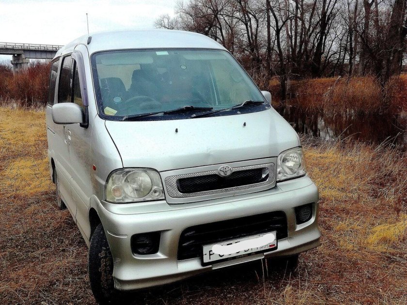 Тойота Спарки 2000