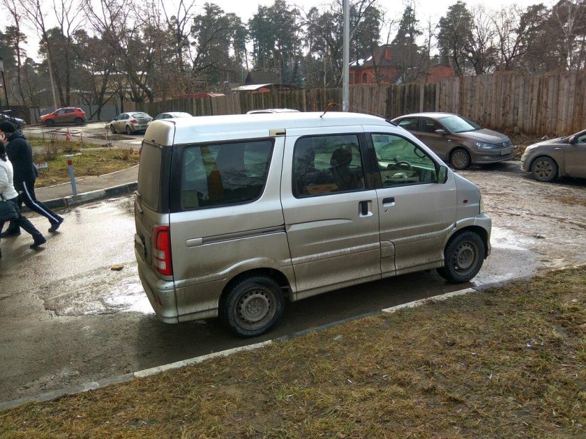 Тойота Спарки 2000