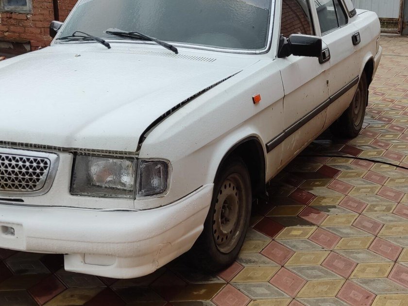 Волга газ 3110 белая