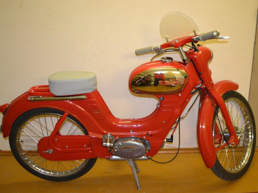 Ява Яветта 551