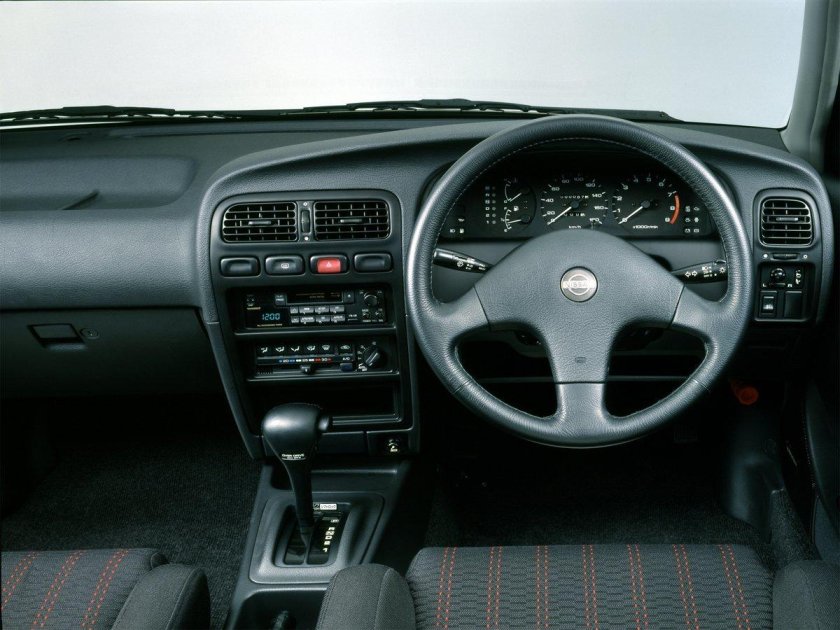 Nissan primera p10 салон
