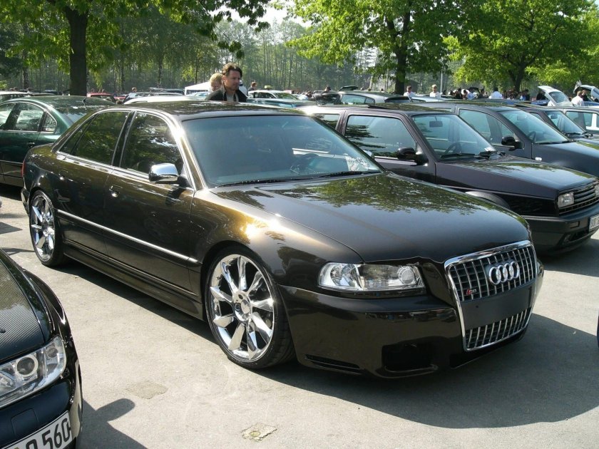 Ауди а8 d2