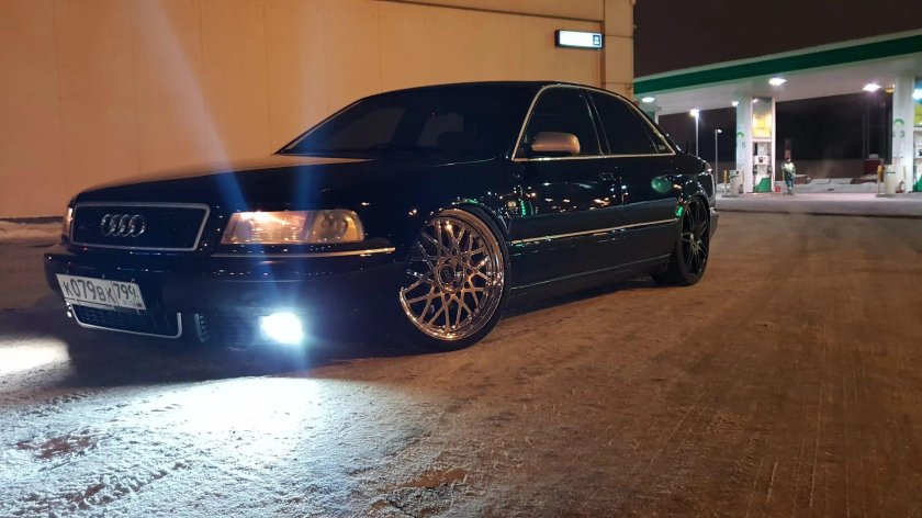 Ауди а8 д2 черная тонированная