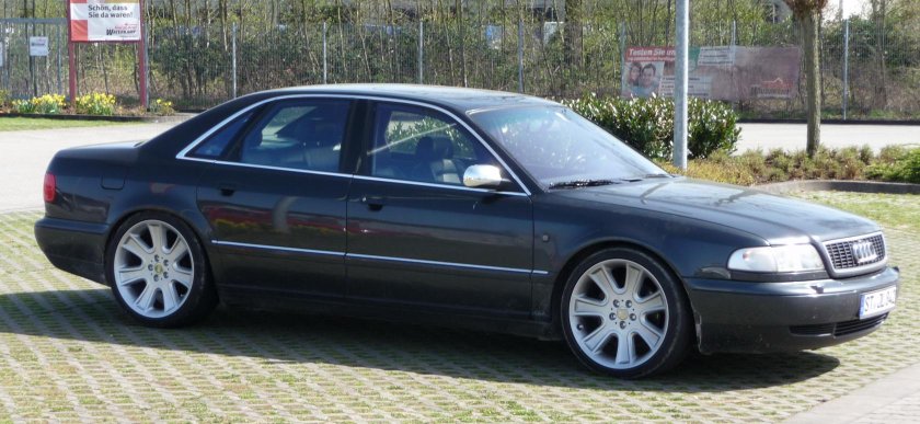 Ауди s8 2001