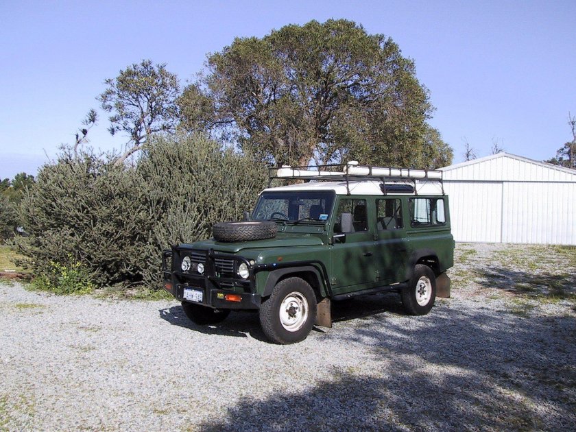 Ленд Ровер Дефендер 110 купить бу