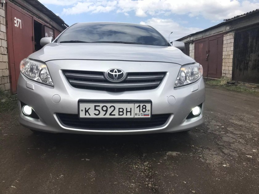 Белые диоды в габариты Королла 150