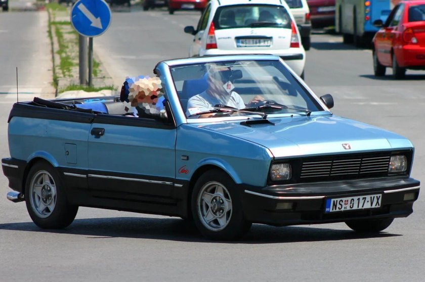 Застава Сербия машина