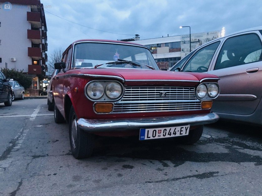 Застава Сербия машина