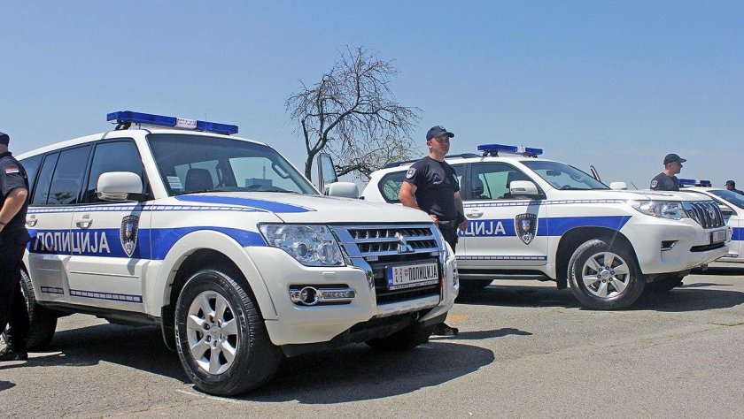 Полицейская машина