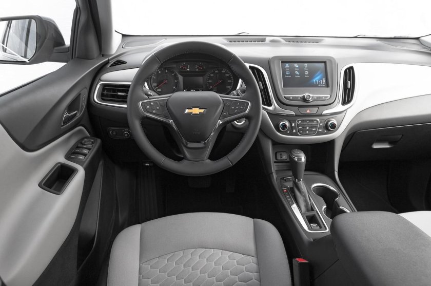 Chevrolet Equinox 2018 салон