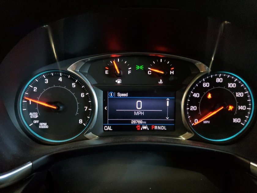 Chevrolet Equinox приборная панель