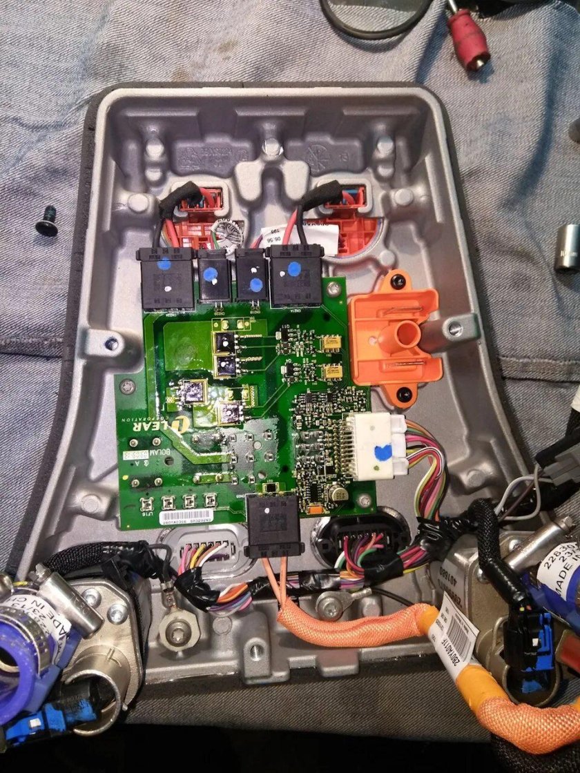 Блок зарядки Chevrolet Volt 1