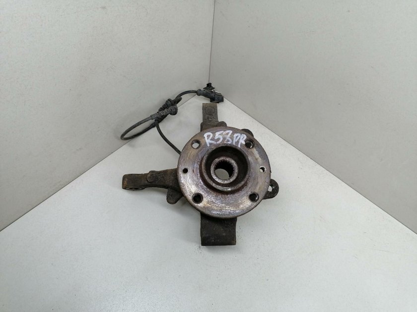 Поворотный кулак на Хендай i30