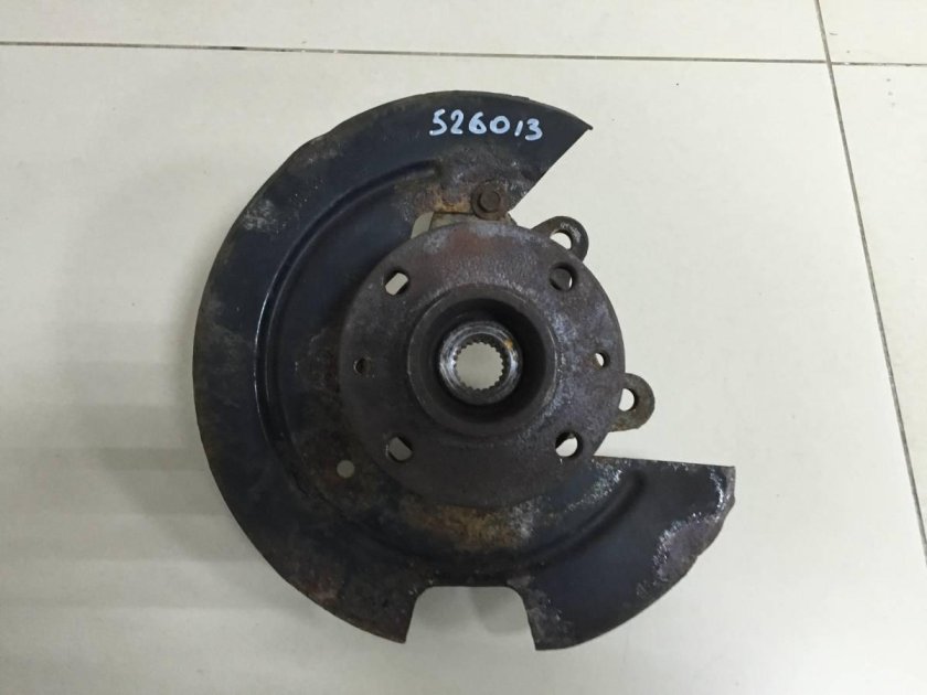 Поворотный кулак Рено Логан 1