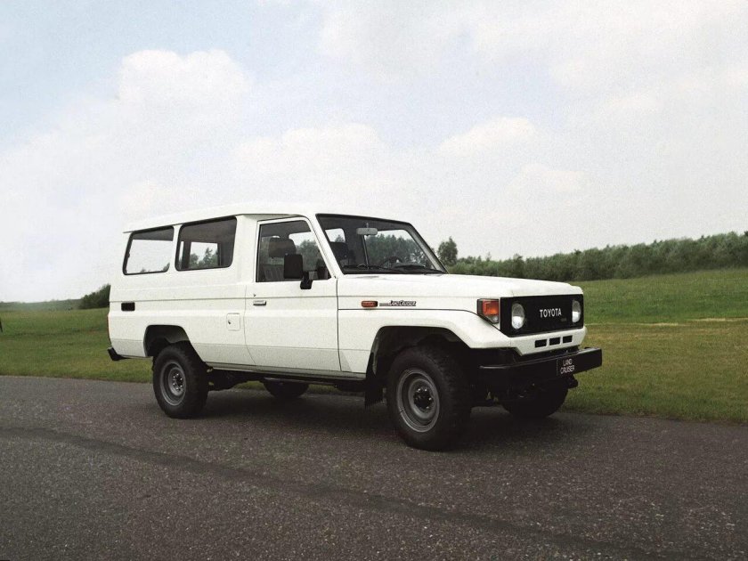 Toyota Land Cruiser 75