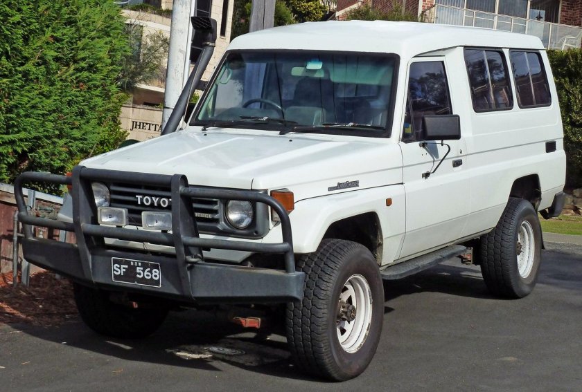 Toyota Land Cruiser 75