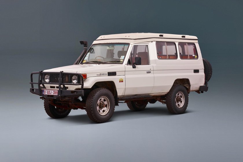 Toyota Land Cruiser 75