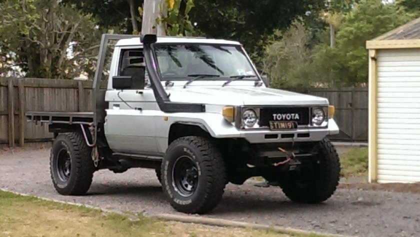 Toyota LC 75