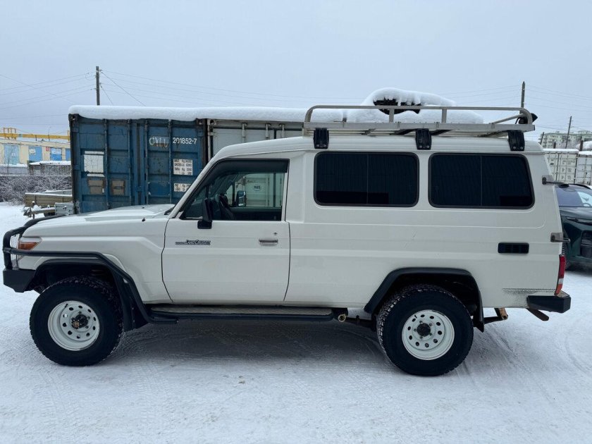 Toyota land cruiser 70 series