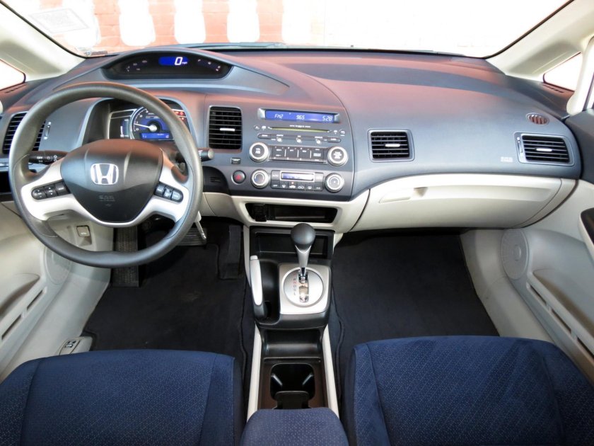 Honda Civic 2007 седан салон