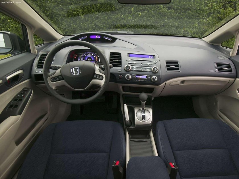 Honda Civic 2008 седан салон