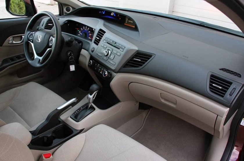 Honda Civic 2012 седан салон