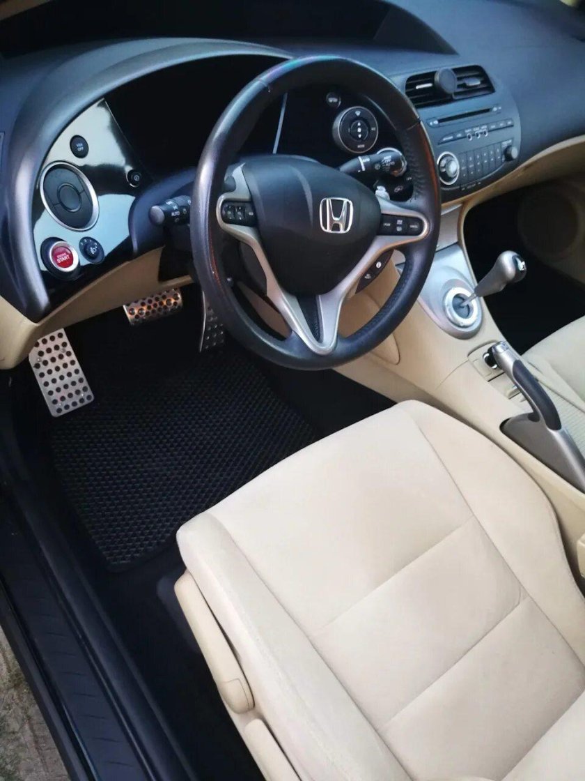 Honda Civic 2007 хэтчбек салон