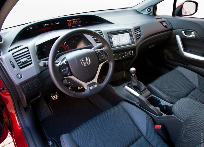 Honda Civic 2012 хэтчбек салон