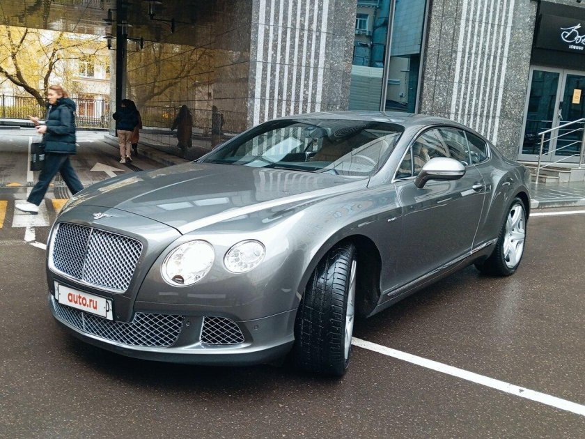 Машина bentley continental gt