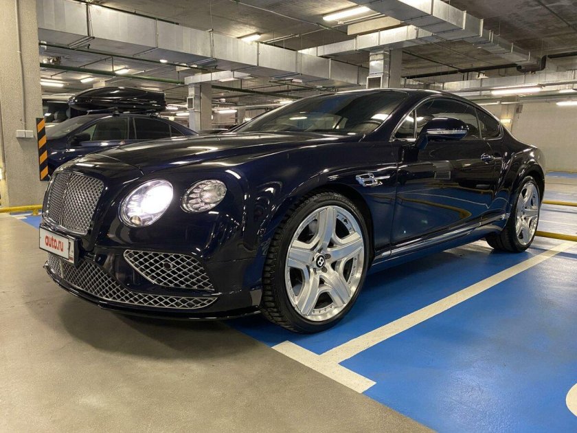 Синий бентли