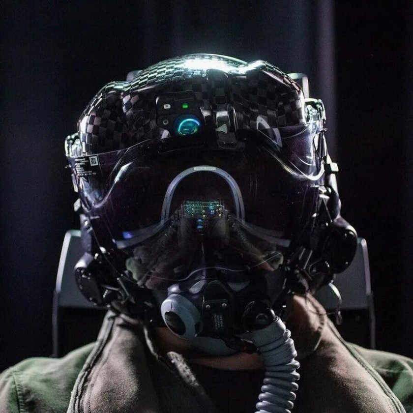F35 pilot helmet