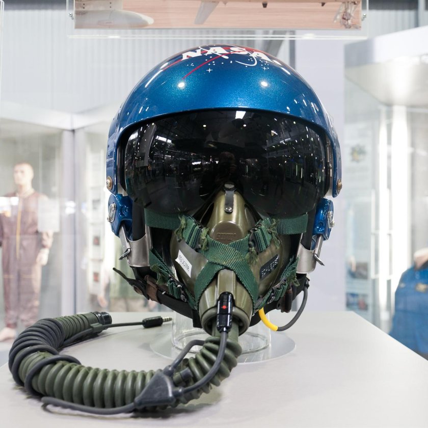 F 35 супер шлем пилот