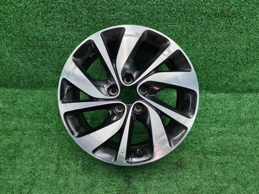 Колесный диск литой