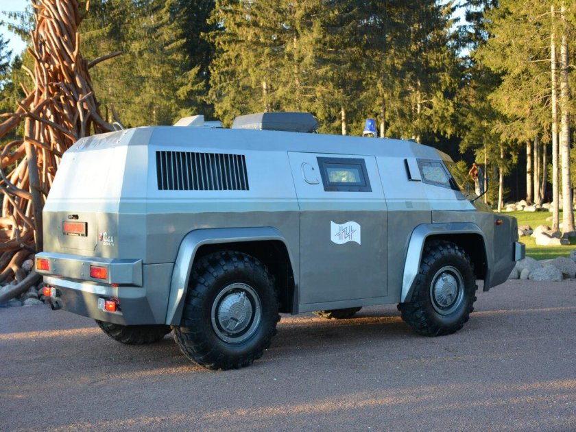 Инкассаторский автомобиль газ-3934 \ сиам\