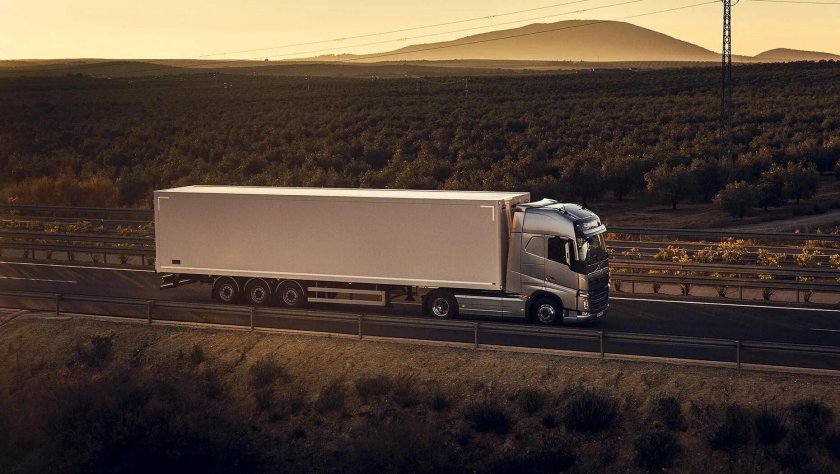 Вольво фура сбоку