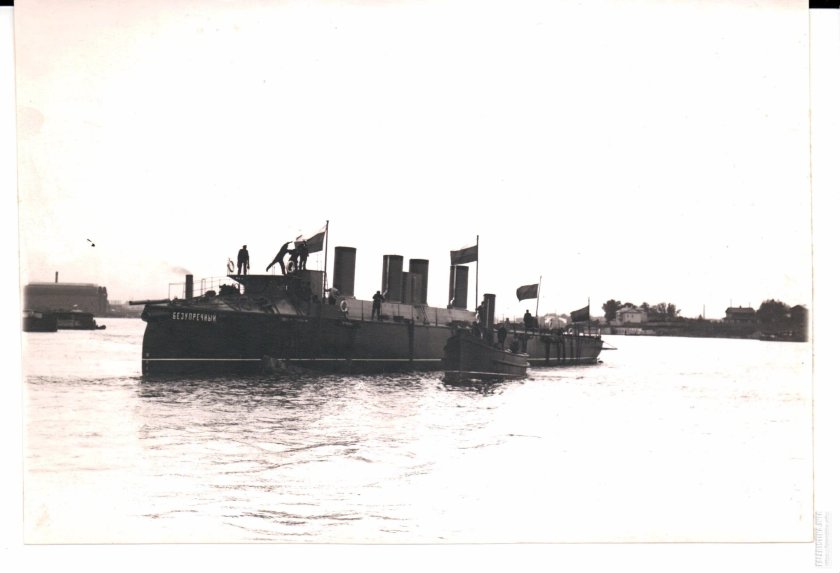 Эскадренный миноносец громкий 1905