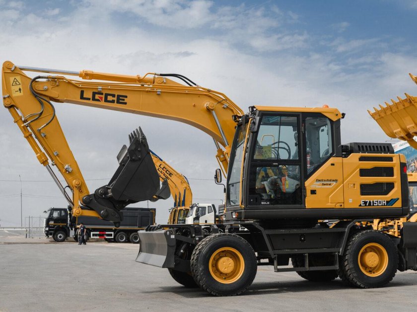 Экскаватор колесный