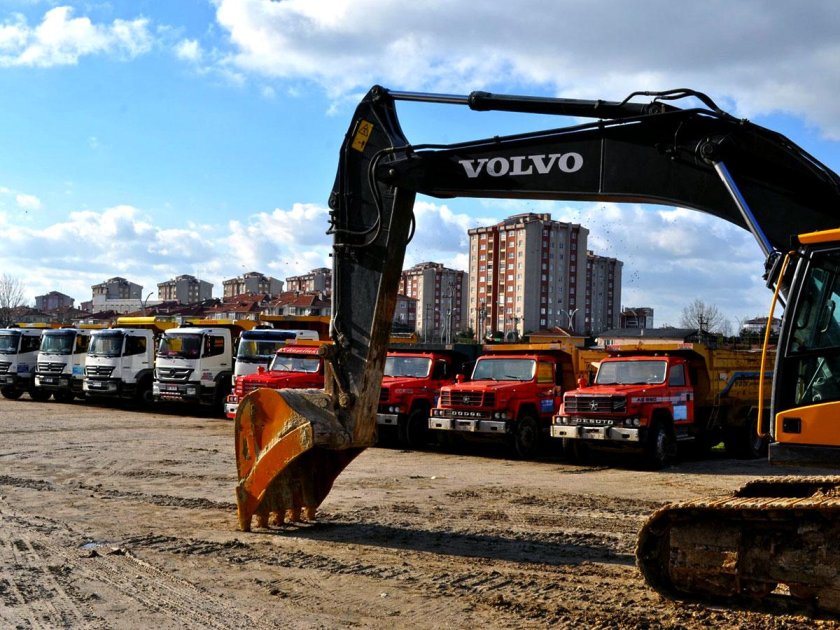 Экскаватор Mercedes