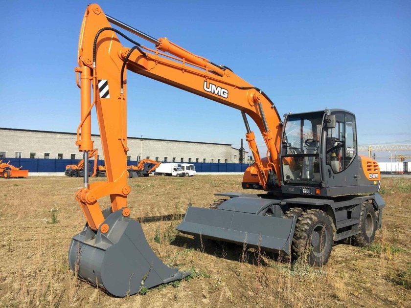 Экскаватор UMG e140w