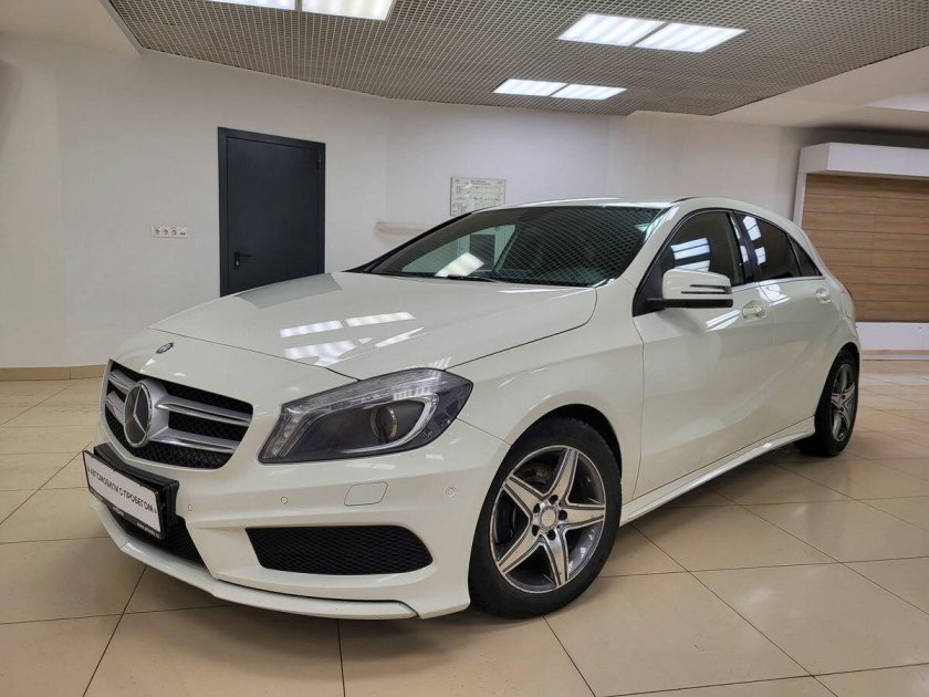 Белый мерседес бенц