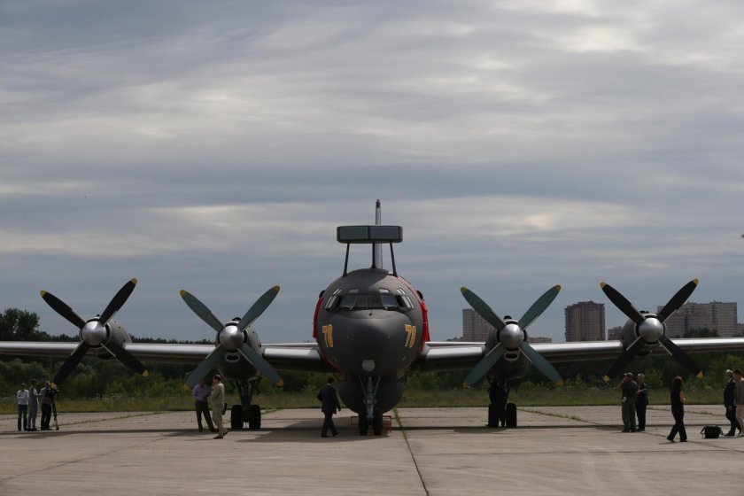 Противолодочный самолет ил-38н