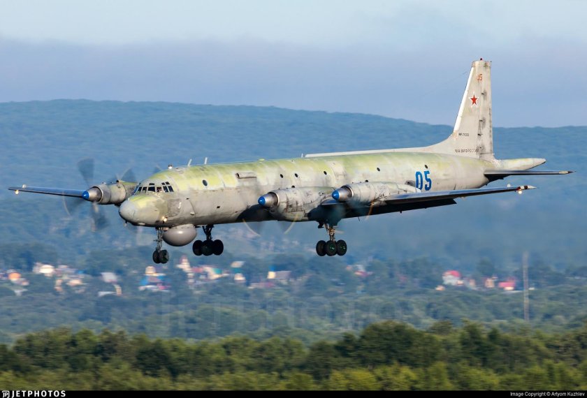 Самолет ил -20м