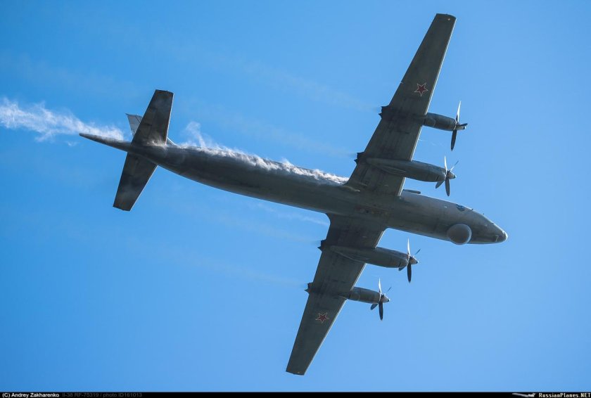 Противолодочный самолет ил-38н