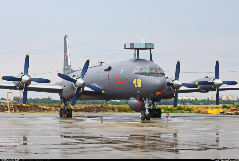 Противолодочный самолет ил-38н