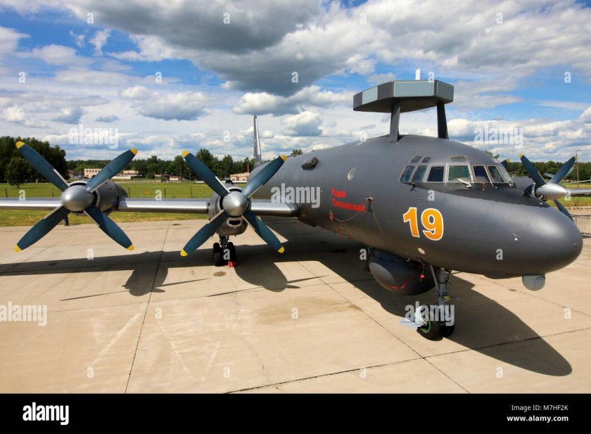 Противолодочный самолет ил-38н