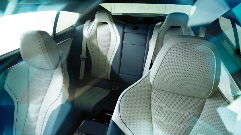 BMW m8 Gran Coupe салон